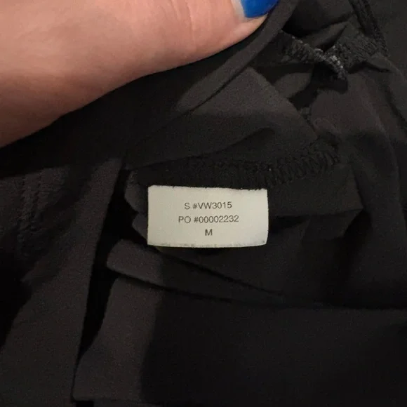 Vuori Villa Shorts High-Rise Relaxed Fit with 3” Inseam in Black - Picture 3 of 10